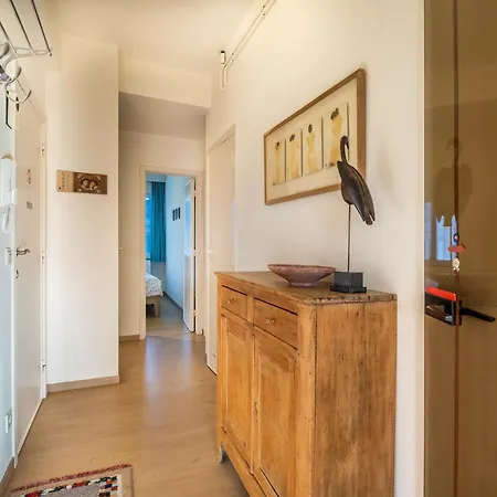 In With Side Sea View, Cleaning Included Apartment *