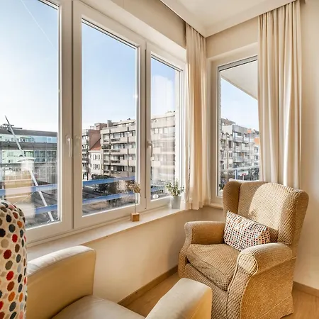 In With Side Sea View, Cleaning Included Apartment *
