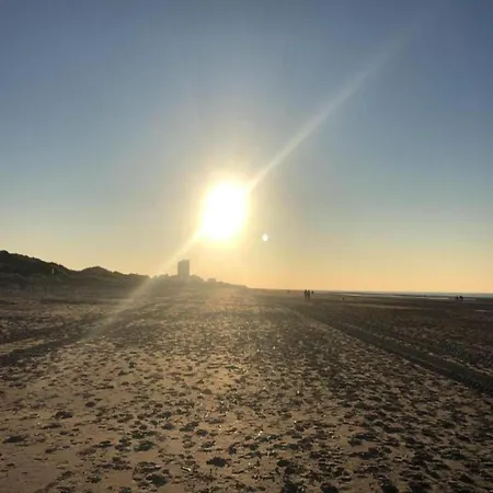 In With Side Sea View, Cleaning Included Apartment Koksijde